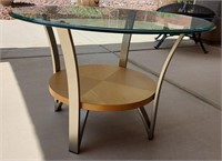 898 - GLASS TOP ACCENT TABLE 28"DIA
