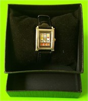898 - WATCH IN GIFT BOX