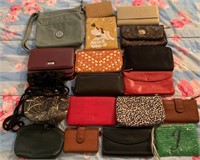 898 - LARGE LOT OF PURSES & CLUTCHES