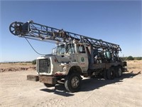 1970 Ford 9000 - Davey M8 Drilling Rig