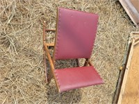 VINTAGE CHILDS ROCKING CHAIR (2)