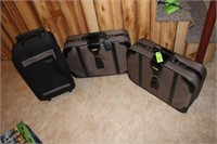 LOT OF THREE PIECES "GIORDONO" LUGGAGE(VERY CLEAN)