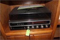 VINTAGE 8 TRACK AND RECORD PLAYER (WORKS)