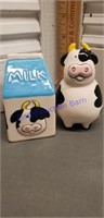 Cow and milk salt and pepper shakers