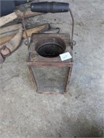 Old cricket box?
Missing lid