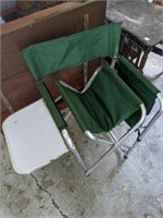 Camp chair with table