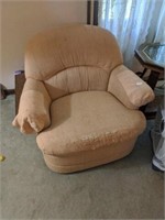 Pair of chairs
Pre worn for your convenience