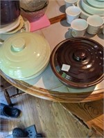 2 covered casserole dishes