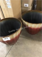 2 PLASTIC PLANTERS