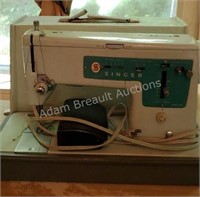 Vintage Singer sewing machine, model 347