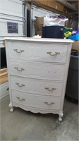 White 4-Drawer Chest *Missing 1 Handle