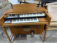 Hammond M3 Organ