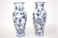 Qing blue and white antique porcelain vases