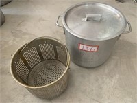 24 Qt stock pot with lid and fry basket