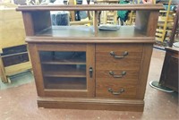 TV / VCR stand 35 in wide, 31 in tall