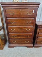 Chest of drawers, Heirloom traditions brand,
