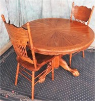 OAK ROUND TABLE WITH 2 CHAIRS