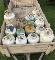 Lot: Propane tanks