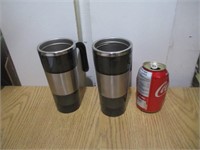 2 Tasses isolées