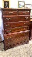 Chest of drawer dresser - 7 drawers with nice