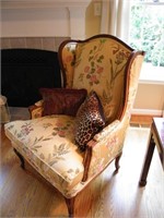 WINGBACK UPHOLSTERED CHAIR W/PILLOWS (CLEAN!)