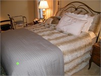 QUEEN BED WITH BEDDING & LINENS