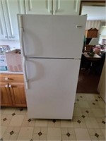 Frigidaire Refrigerator  (Nice Condition)