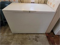 Kenmore Chest Freezer (Nice Condition)
