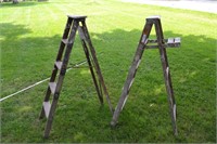 2pcs 5' Wooden Step Ladders