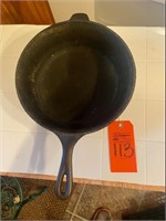 Lodge cast iron skillet