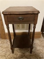 Small wood one drawer table