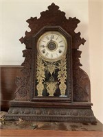 Decorative mantle clock