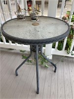Small round table and other