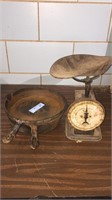 2 ANTIQUE CAST IRON SKILLETS & SCALES