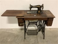 Vintage singer sewing machine and table