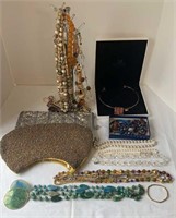 Costume Jewelry Necklaces Bags & Pearls