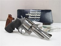 New in BOX S&W Model 624 .44 Special CTG