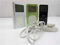 (3) iPods