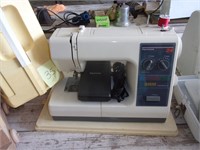 Kenmore sewing machine w/ case