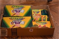 BOX GROUPING CRAYOLA CRAYONS
