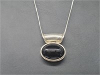 .925 Sterling Silver Signed Onyx Pend & Chain