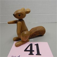 CARVED WOODEN SQUIRREL WITH MOVABLE TAIL 6 IN