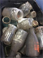 Box lot of vintage jars