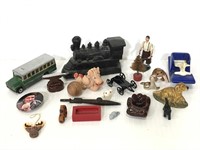 Lot of assorted miniatures