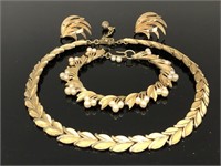 Trifari gold tone necklace, bracelet & earring set