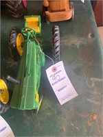 TOY JD 720 TRACTOR