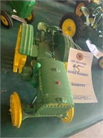 JD  TOY TRACTOR