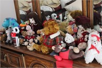 Large lot of Teddy Bears & Stuffed animals