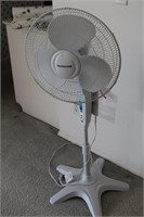 Honeywell Floor Standing/Oscillating Fan w/ remote