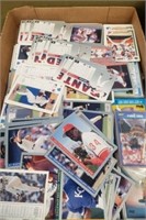 TRAY OF ASSORTED BASEBALL CARDS